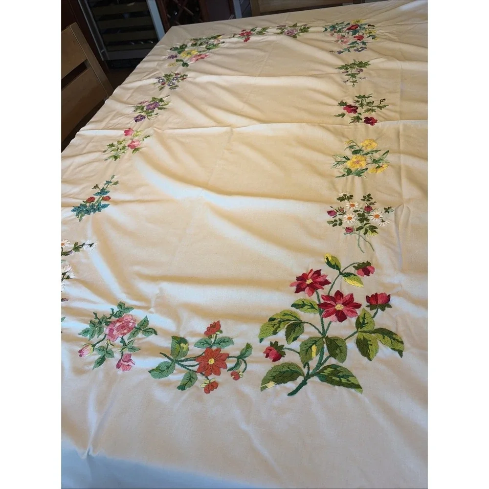 Vintage Hand Embroidered  Tablecloth 86
